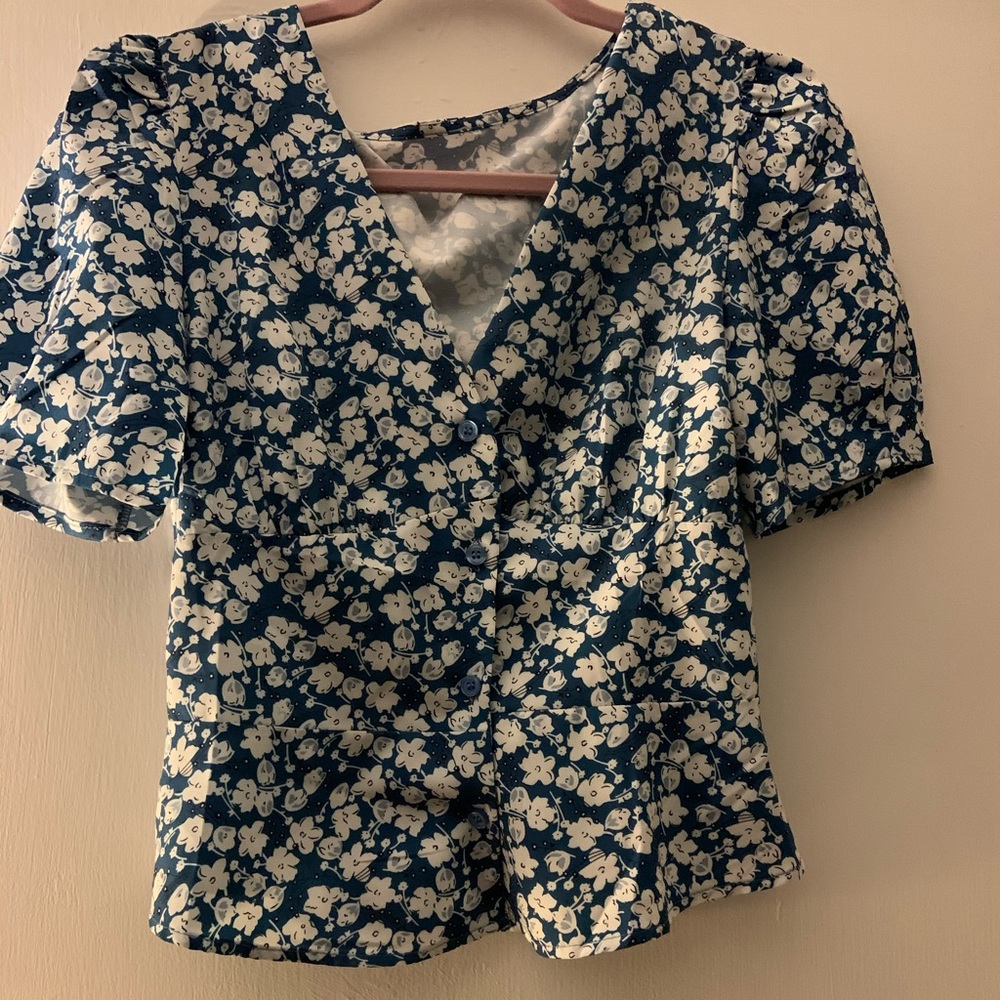 short sleeve shirt